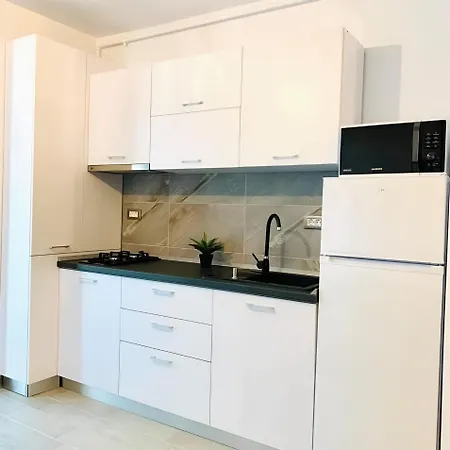 Apartman Alezi Năvodari